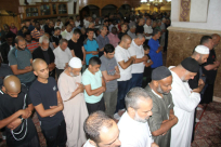 فيديو: شعائر صلاتي العشاء والتراويح في مسجد يافا الكبير "المحمودية" بيافا